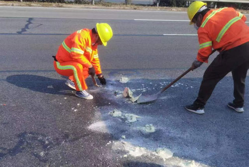 海城公路下沉注浆加固